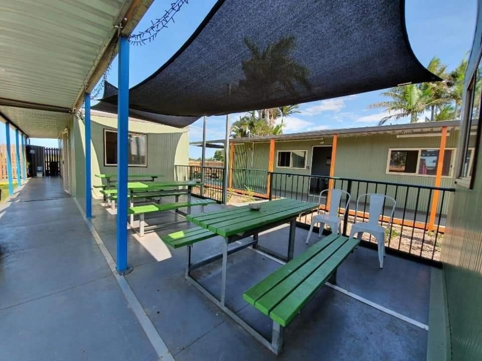 Palm Tree Backpackers Pansiyon Bundaberg Dış mekan fotoğraf